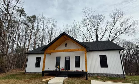 217 Spicer Rd, Lynchburg, VA 24504