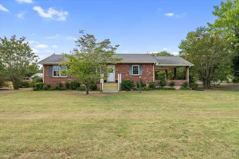 4680 Shula Dr, Hurt, VA 24563