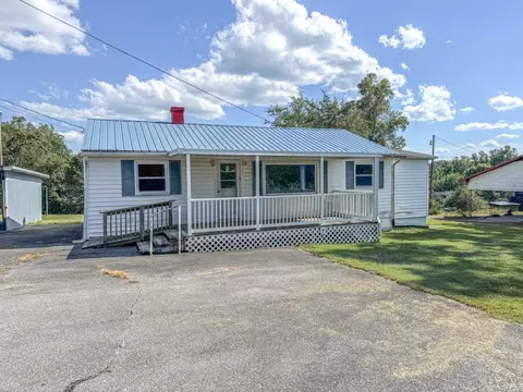 496 Blue Ridge Dr, Gretna, VA 24557