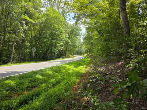 0 Craftons Gate Hwy, Drakes Branch, VA 23937