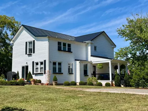 120 N Main St, Amherst, VA 24521 photo 3