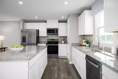 Kitchen - 131 Viking Ln, Forest, VA 24551 photo 2 of 3