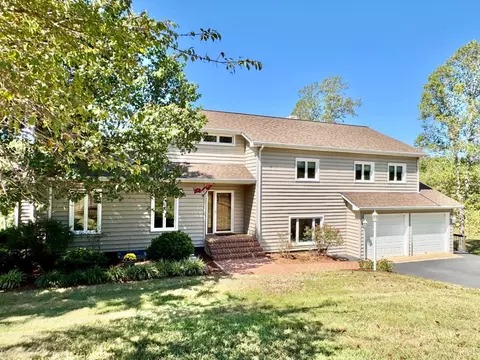 854 Woodlawn Trl, Appomattox, VA 24522