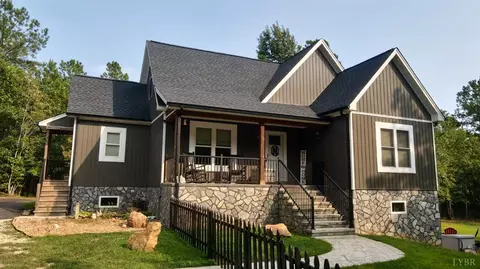 108 Mansfield Dr, Madison Heights, VA 24572