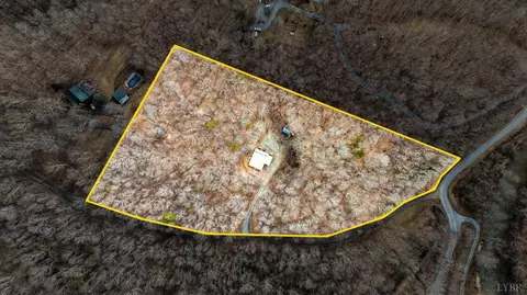 8 Cottage Charm, Goode, VA 24556