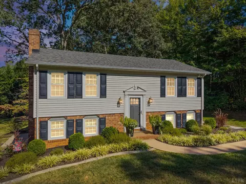 128 Melwood Dr, Madison Heights, VA 24572