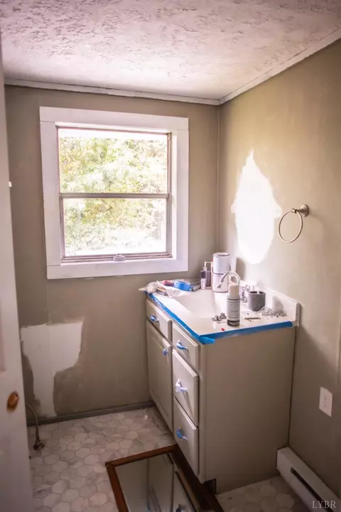 Bath - 272 Eagle Rd, Amherst, VA 24521 photo 1 of 2