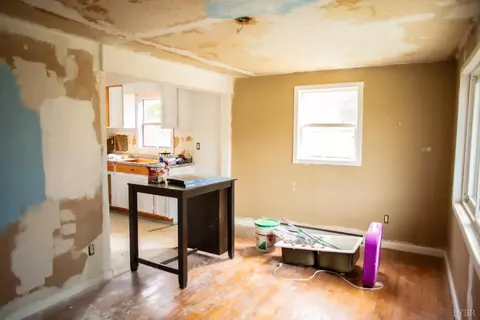 Living - 272 Eagle Rd, Amherst, VA 24521 photo 4 of 4