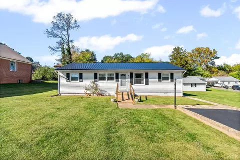 112 Laprade St, Brookneal, VA 24528