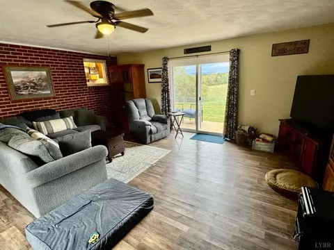 Living - 6223 Joppa Mill Rd, Moneta, VA 24121 photo 6 of 6