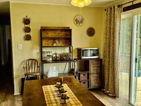 Dining - 6223 Joppa Mill Rd, Moneta, VA 24121 photo 4 of 4
