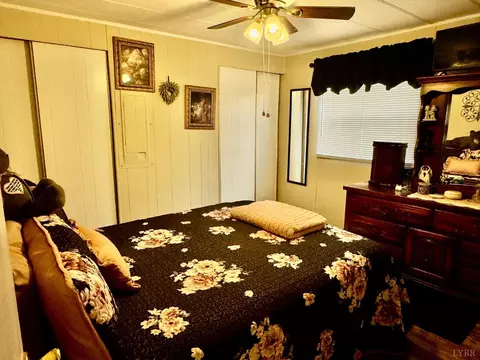 Bedroom - 6223 Joppa Mill Rd, Moneta, VA 24121 photo 6 of 8
