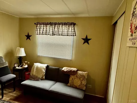 Bedroom - 6223 Joppa Mill Rd, Moneta, VA 24121 photo 5 of 8