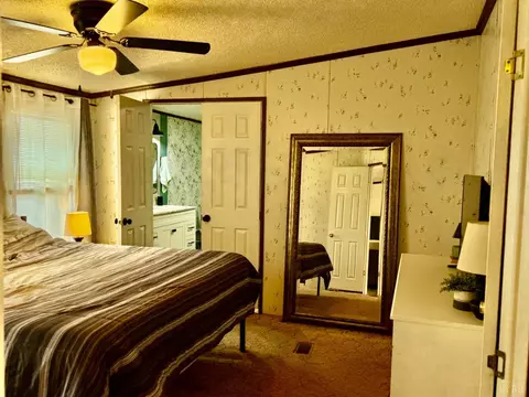 Bedroom - 6223 Joppa Mill Rd, Moneta, VA 24121 photo 1 of 8
