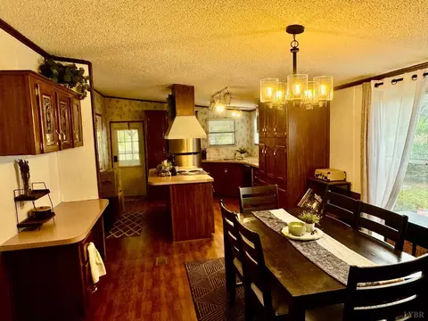 Dining - 6223 Joppa Mill Rd, Moneta, VA 24121 photo 1 of 4