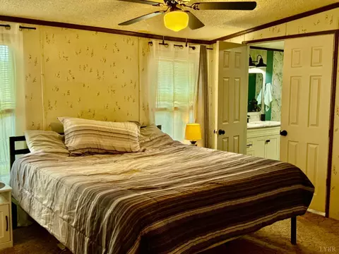 Bedroom - 6223 Joppa Mill Rd, Moneta, VA 24121 photo 2 of 8