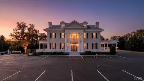 812 E Main St, Bedford, VA 24523