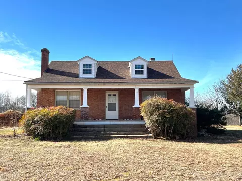 1358 S Coolwell Rd, Madison Heights, VA 24572