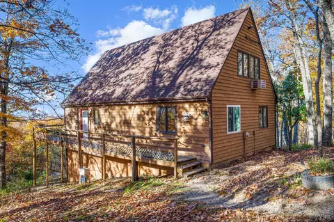 819 Cresthill Rd, Lynchburg, VA 24504