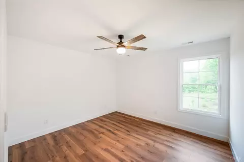 Bedroom - 11286 Leesville Rd, Evington, VA 24550 photo 3 of 8