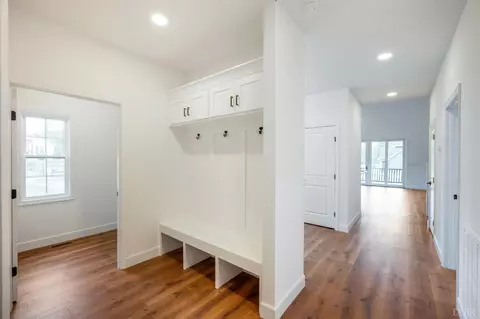 Entry Way - 11286 Leesville Rd, Evington, VA 24550 photo 5 of 11