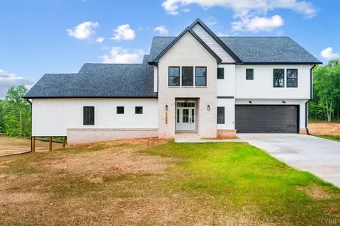 11286 Leesville Rd, Evington, VA 24550