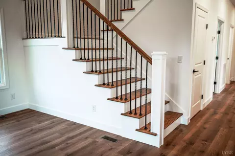 Entry Way - 11286 Leesville Rd, Evington, VA 24550 photo 6 of 11