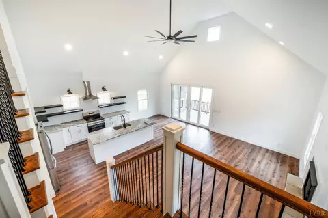 Entry Way - 11286 Leesville Rd, Evington, VA 24550 photo 7 of 11
