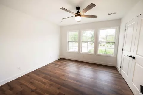 Bedroom - 11286 Leesville Rd, Evington, VA 24550 photo 5 of 8