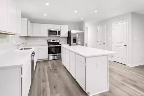 49 Viking Ln, Forest, VA 24551 photo 2