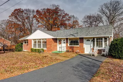 140 Moorman Dr, Madison Heights, VA 24572