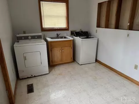 2210 Featherfin Rd, Prospect, VA 23960 photo 12