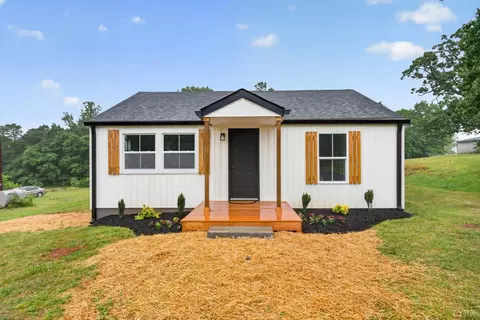 3556 Brights Rd, Gretna, VA 24557