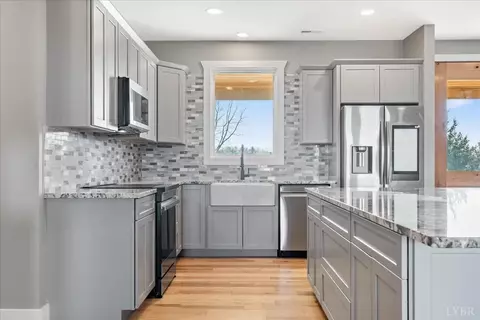 Kitchen - 4615 Everett Rd, Forest, VA 24551 photo 3 of 8