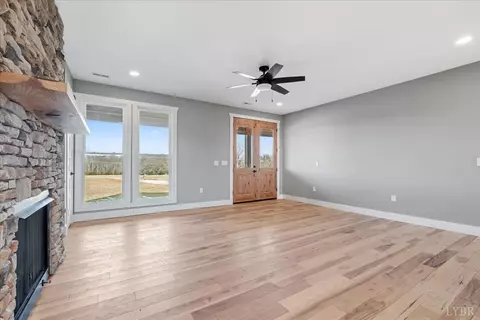 Living - 4615 Everett Rd, Forest, VA 24551 photo 1 of 5