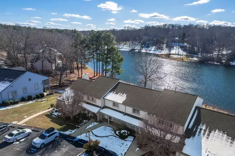 464 Oak Pt, Forest, VA 24551