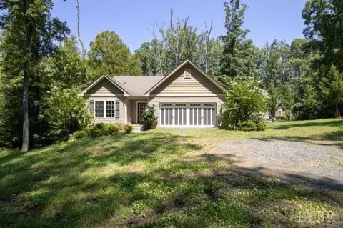 93 Lake Pointe Ct, Pamplin, VA 23958