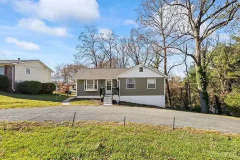 1117 Long Meadows Dr, Lynchburg, VA 24502