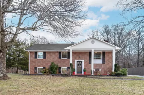 1229 Rainbow Forest Dr, Lynchburg, VA 24502