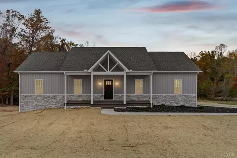 2441 River Rd, Madison Heights, VA 24572
