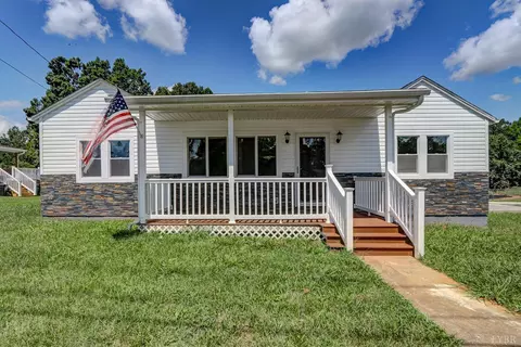 107 Woodlawn Hts, Chatham, VA 24531