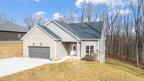 1324 Gladden Cir, Forest, VA 24551