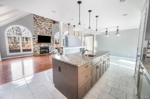 556 Pendleton Dr, Amherst, VA 24521 photo 9
