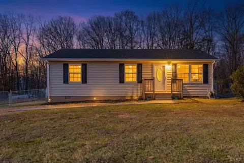 155 Odins Bow Rd, Madison Heights, VA 24572