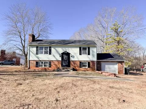 225 Arrowhead Dr, Madison Heights, VA 24572