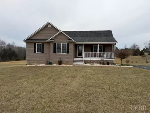 216 Avery Ln, Appomattox, VA 24522