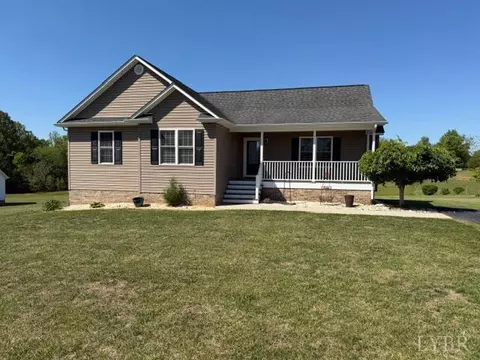 216 Avery Ln, Appomattox, VA 24522