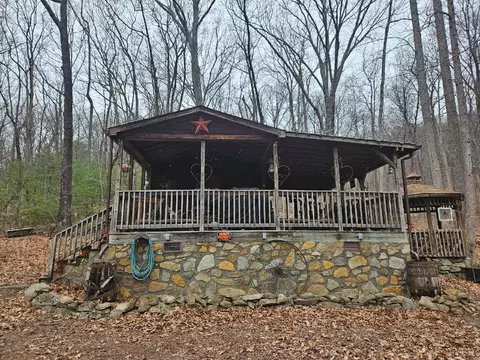 1605 Weatherwood Dr, Big Island, VA 24526