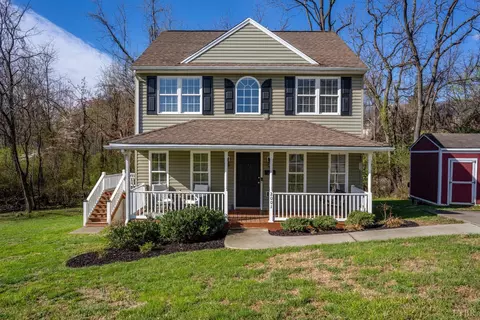 2001 Autumn Dr, Lynchburg, VA 24502