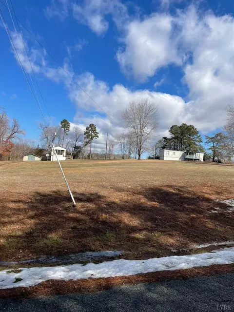 1981 Piney Grove Rd, Gretna, VA 24557